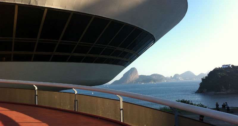 MAC Niterói - Viajar a Brasil - Museos en Rio de Janeiro Viaje a Rio de Janeiro