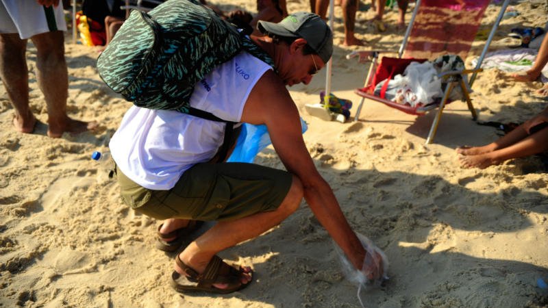 Movimiento por playas de Rio de Janeiro mas vivas limpias y sanas