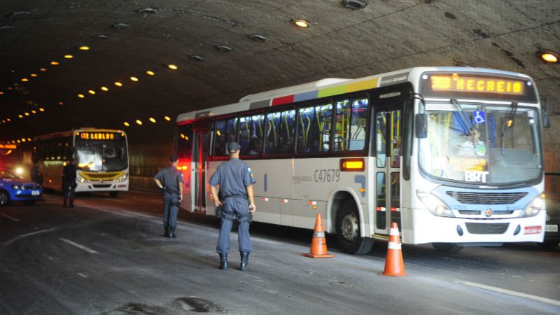 Policia Militar aumenta controles en buses a playas de Rio de Janeiro