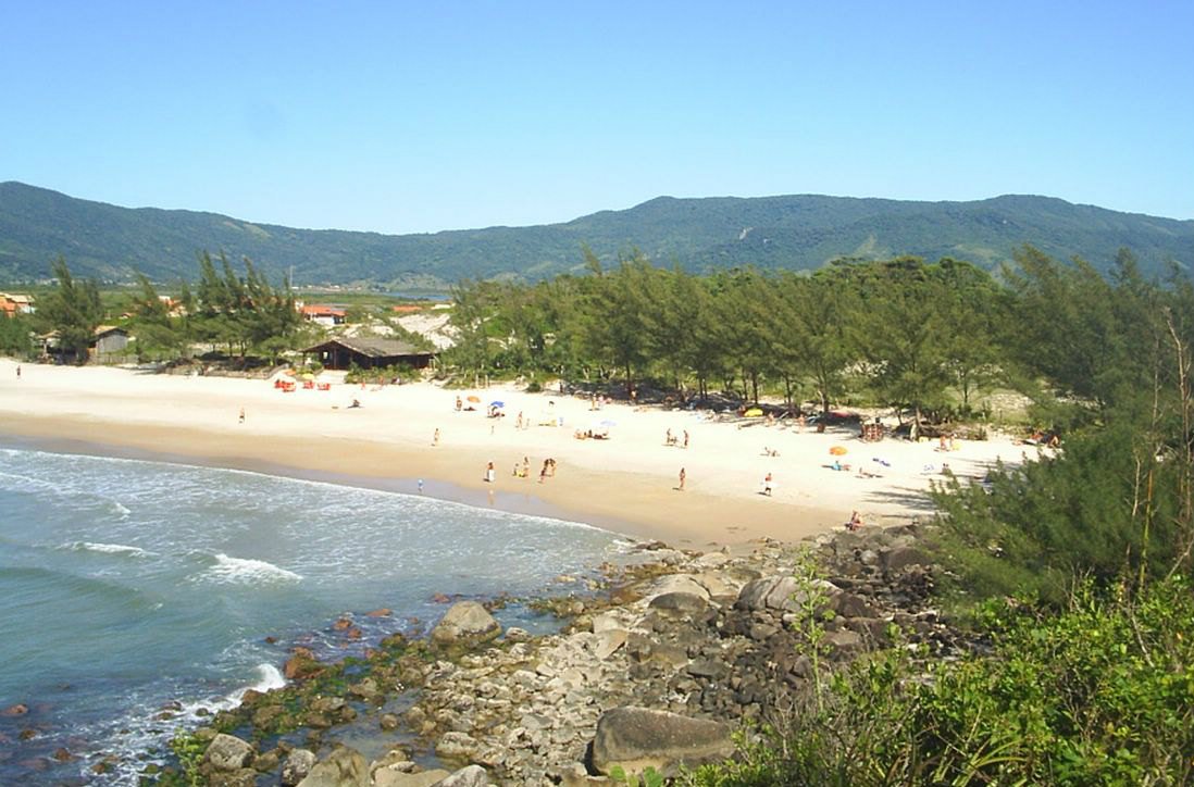 Vacaciones en Brasil Ferrugem playa de Jovenes Viajar